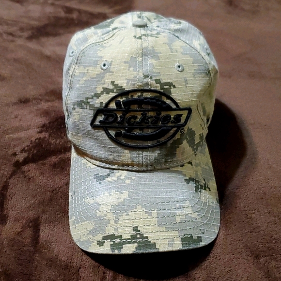 Dickies Other - Dickies Fitted Camouflage Cap